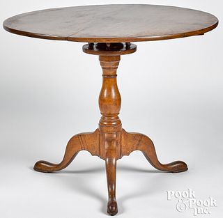 Chester County Queen Anne maple tea table