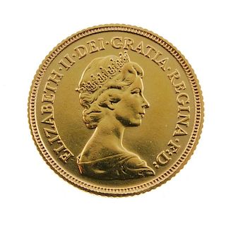 Elizabeth II, Half-Sovereign 1982. About uncirculated. <br><br>About uncirculated.