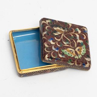Chinese Cloisonne covered box Early 2oth Century