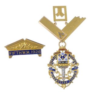 Masonic, Bootle Fellowship Lodge No.4401, Past Master's gold and enamel jewel and badge awarded to S