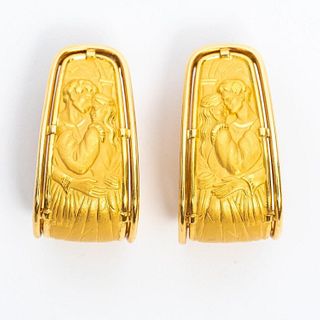 18K Carrera y Carrera Signed Romeo and Juliet Gold earrings