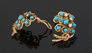 Pair of 14K Yellow Gold Clip Earrings, 20th c., each with ten cabochon turquoise stones, on a pierced rope twist frame with three 10 pt. round diamond