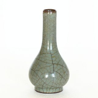 Chinese Guan Glaze Vase