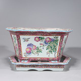 Chinese Famille Rose & Gilt Porcelain Planter