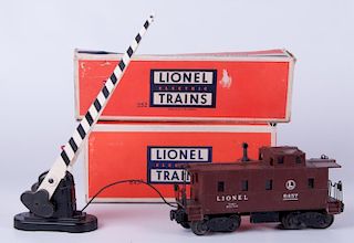 Lionel Crossing Gate & Train Car