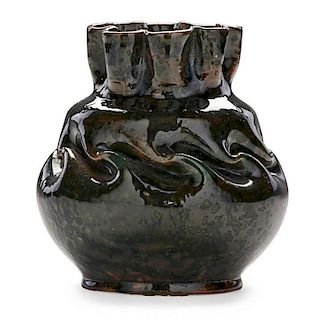 GEORGE OHR Vase, ruffled rim