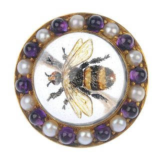 CARLO GIULIANO - a late 19th century 18ct gold reverse-carved intaglio bumble bee, amethyst and spli