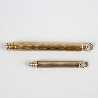 A 9ct gold propelling pencil by Sampson Mordan. With engine-turned cylindrical barrel, hallmarked Lo