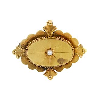A late 19th century 15ct gold split pearl brooch. The split pearl star set to the oval-shape panel,