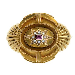A late Victorian 15ct gold topaz and split pearl brooch. The pink topaz and split pearl star, to the