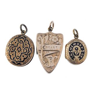 Six late 19th to early 20th century lockets. To include a shield-shape locket engraved with 'Forget