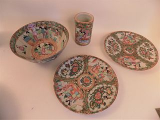 4 PIECES CHINESE PORCELAIN