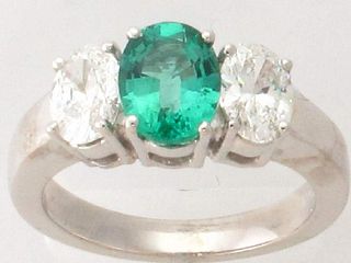 Ladies 1.08ct. Emerald Center Stone Ring