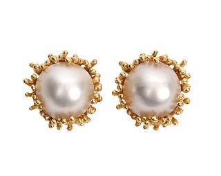 Mabe Pearl Contemporary Style 18K YG Earrings