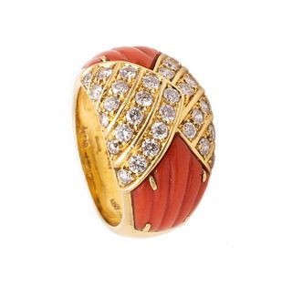 Van Cleef & Arpels Diamonds & 18kt Gold and Coral Ring
