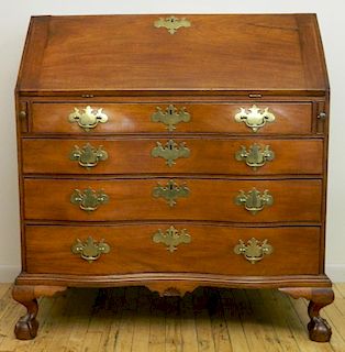 18th c. Chippendale American oxbow front desk