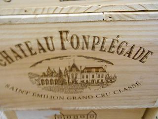Chateau Fonplegade, St Emilion Grand Cru 2009, twelve bottles in owc. Removed from a College cellar