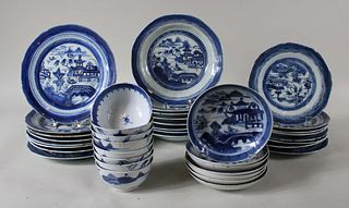 Canton Chinese Export Dinner Service