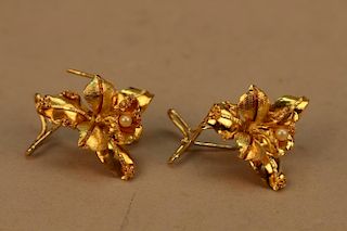 Pair 18k yellow gold orchid earrings w/ seed pearl
