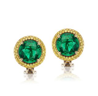 EARRING WITH EMERALD AND FANCY INTENSE