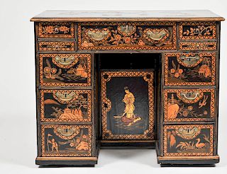 REGENCY BLACK AND GOLD CHINOISERIE KNEEHOLE DESK
