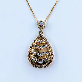 Beautiful Diamond and Yellow Gold Pendant Necklace