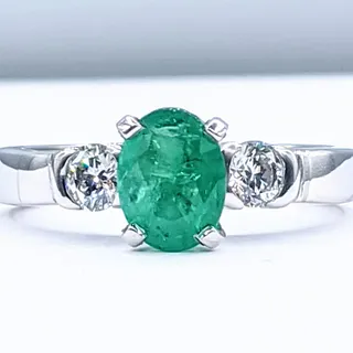 Beautiful Modern Emerald & Diamond Ring