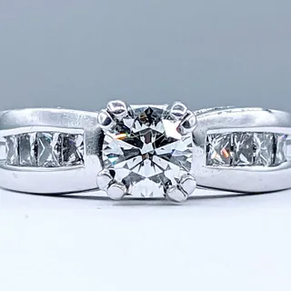 Outstanding Diamond Engagement Ring