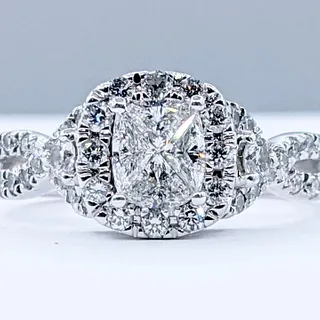Stunning & Unique Diamond Ring - 14K White Gold