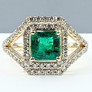 Luxurious Emerald & Diamond Cocktail Ring