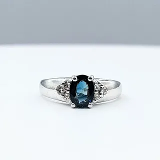 Gorgeous Sapphire & Diamond Ring