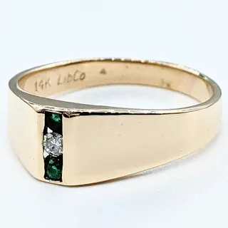 Modern Emerald & Diamond Fashion Ring