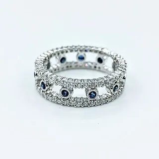 Elegant Diamond & Blue Sapphire Ring - 18K White Gold