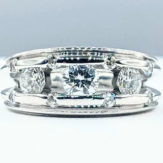 Exquisite Lazare Diamond & 18K White Gold Ring
