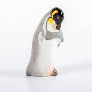 Royal Doulton Animal Figurine, Penguin K21