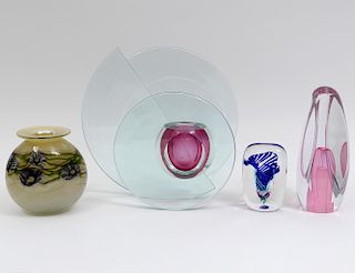 GROUP OF FOUR CONTEMPORARY GLASS ARTICLES