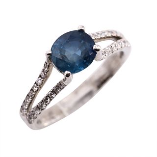 Diamonds, Sapphire & 18k gold Ring