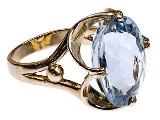 14k Yellow Gold and Blue Topaz Ring