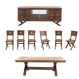 Comedor. SXX. Elaborado en madera. Consta de: Mesa. Cubierta rectangular y 6 sillas. Trinchador. Piezas: 8