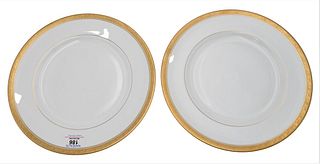 Set of 14 Royal Worcester Davenham Porcelain Dinner Plates, having gold border.