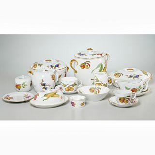 Extensive Royal Worcester "Evesham" dinnerware set