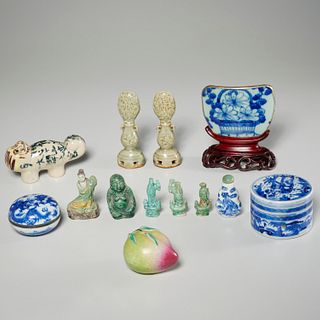 Collection (13) Chinese porcelain objects