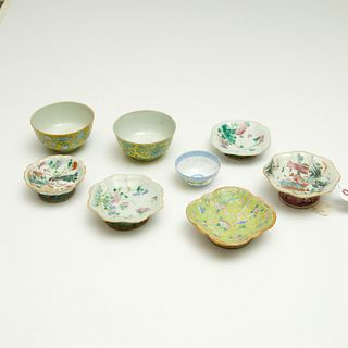 Group Chinese polychrome decorated porcelains