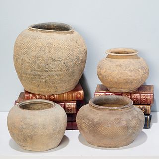 (4) Chinese Warring States style pottery vessels
