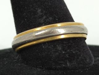 Dual Tone 18kt Gold Straight Shank Ring