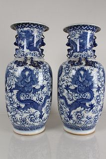 Collectionf of Chinese Detailed Blue and White Dragon-decorating Porcelain Fortune Vases