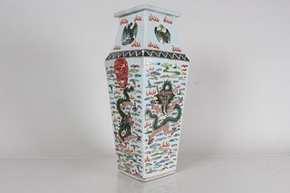 A Chinese Square-based Dragon-decorating Porcelain Fortune Vase 