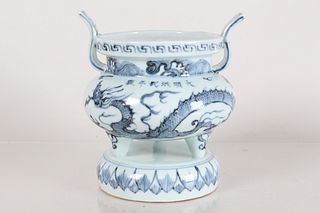 A Chinese Duo-handled Dragon-decorating Blue and White Porcelain Fortune Censer 
