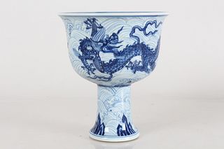 A Chinese Dragon-decorating Blue and White Porcelain Fortune Tall-end Cup