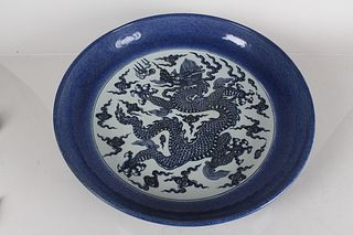 A Chinese Blue and White Dragon-decorating Massive Porcelain Plate